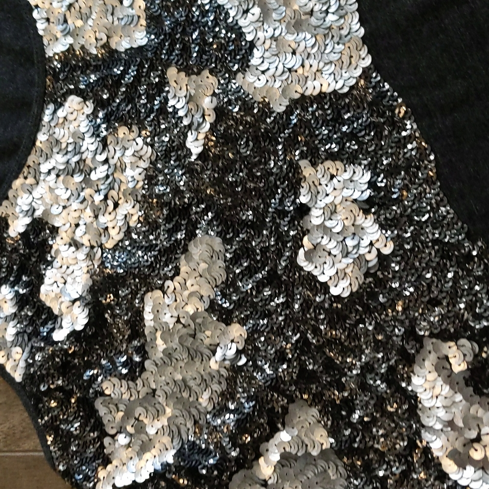 Express Tank Top - Picture 2 of 4